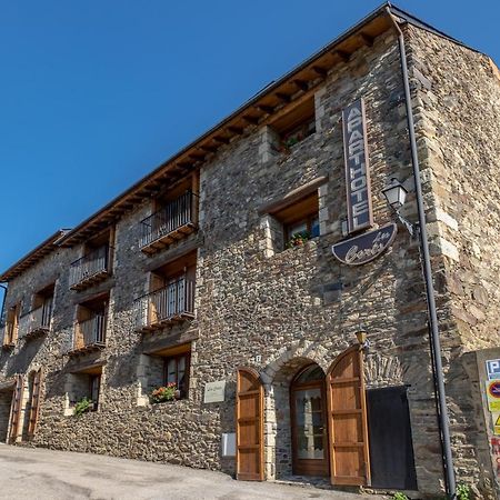 Aparthotel Les Corts Llivia Exteriör bild